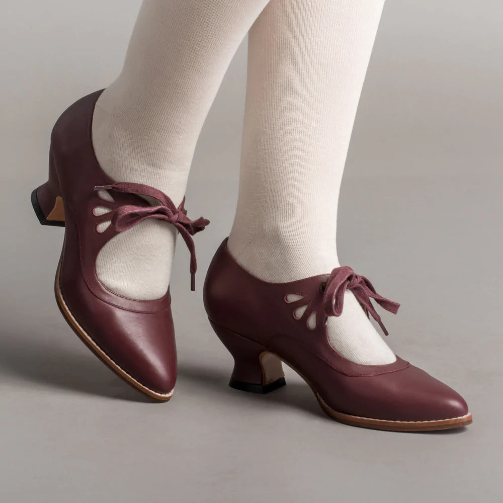Victoria – Ausgehöhlte Schnürstiefeletten mit hohem Absatz