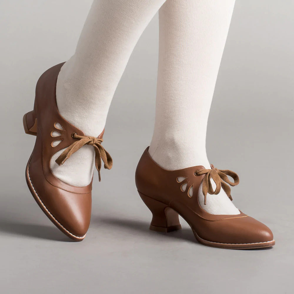 Victoria – Ausgehöhlte Schnürstiefeletten mit hohem Absatz