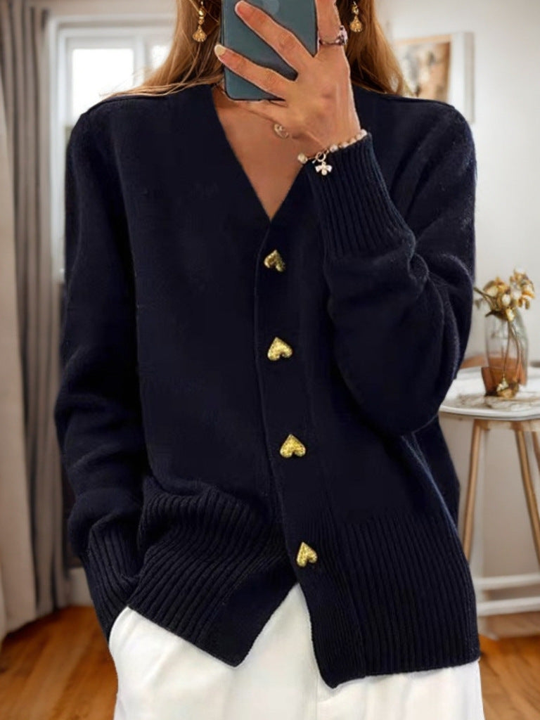Heather – V-neck knit sweater with button and long sleeves for women