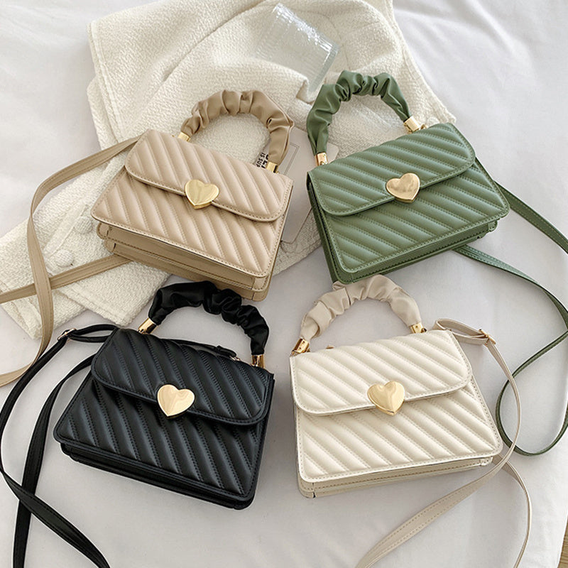 Wendy – Modische Schultertasche mit Ketten und Liebes-Metall-Design