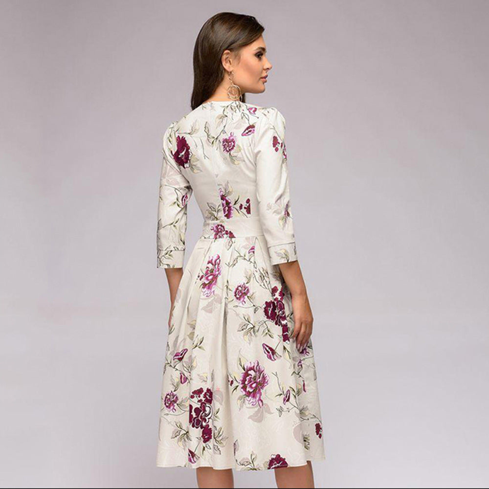 Alice – A-line pleated dress with fashionable print