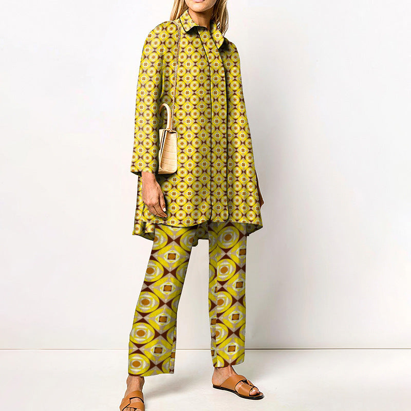 Women's two-piece set with modern geometric pattern – casual outfit for everyday and office