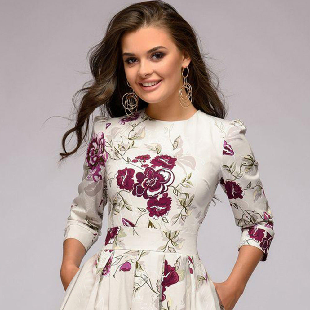 Alice – A-line pleated dress with fashionable print