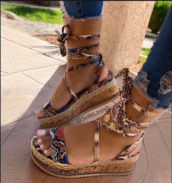 Tara – Einzigartige Römersandalen für Damen
