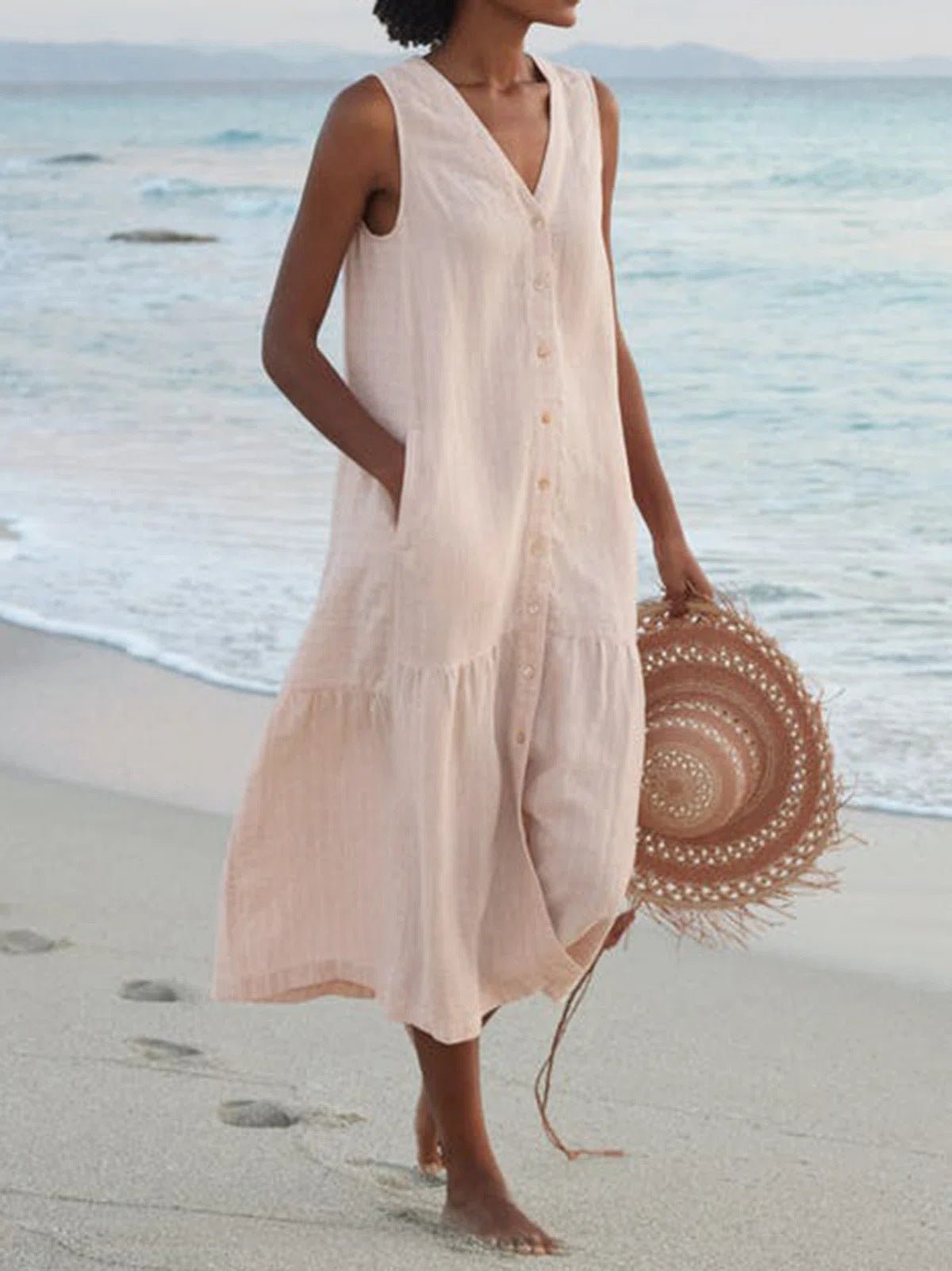 Claire – Long dress with narrow straps in solid color design