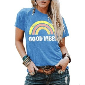 Sarah – Regenbogenmuster Kurzarm-T-Shirt