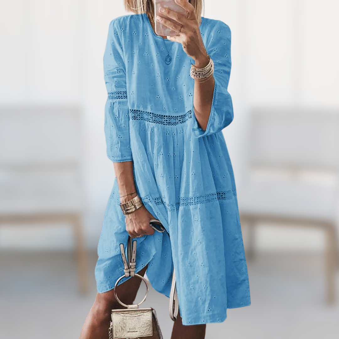Michelle – Besticktes Midikleid mit Ausschnitt