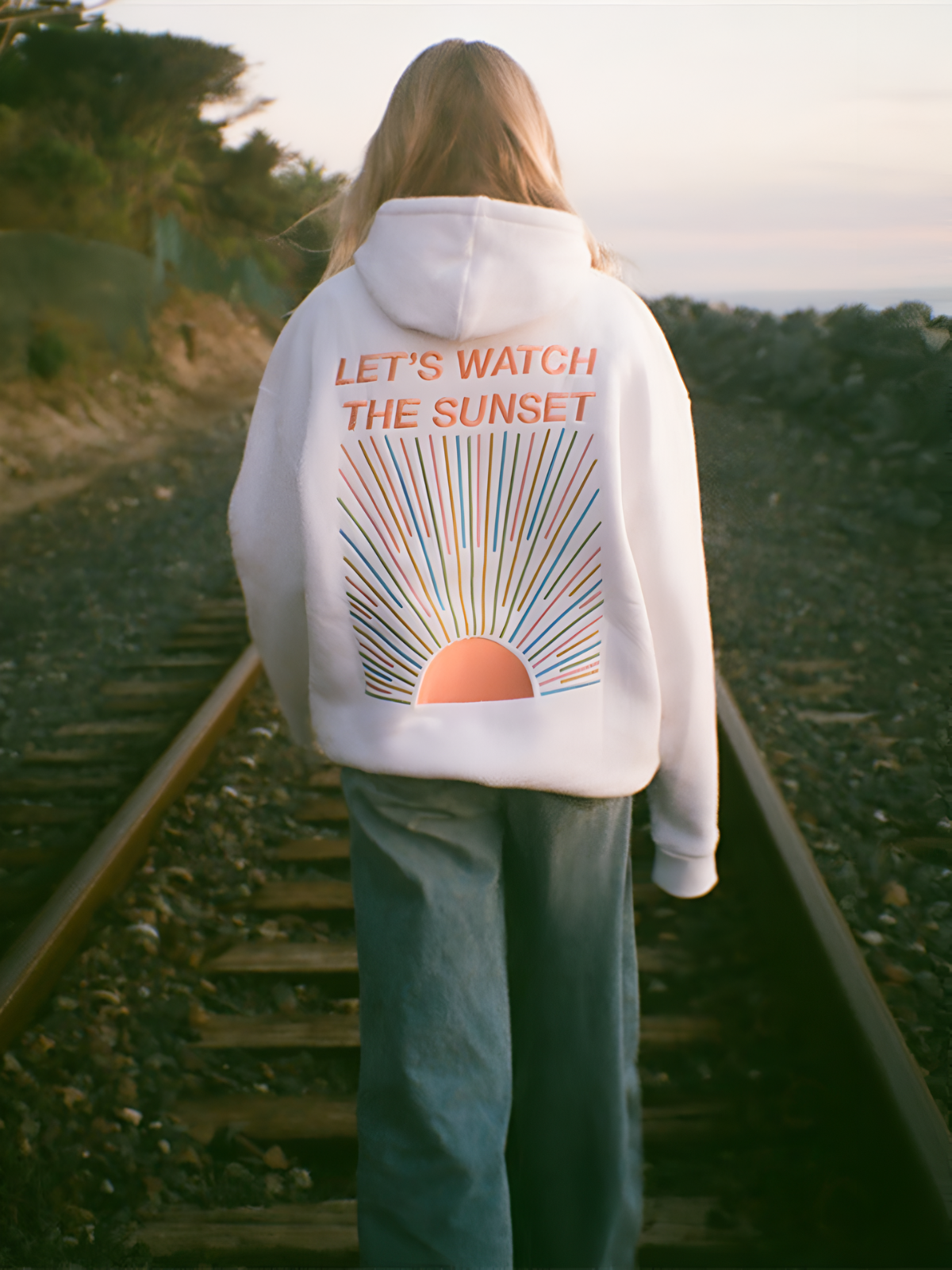 Women's Oversize Hoodie with Sunset Print – Casual Leisurewear with Statement Back Print