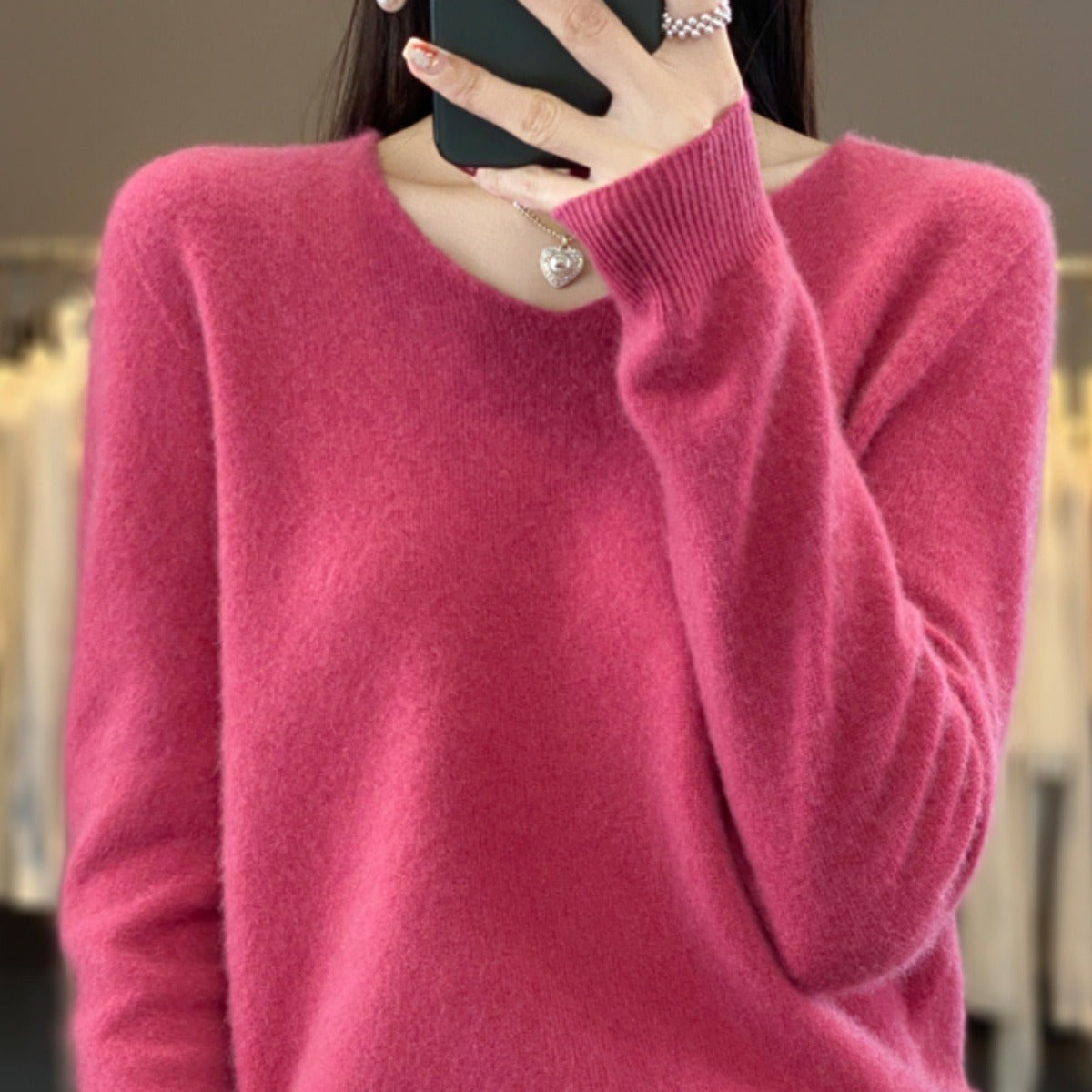 Clara – Lockere Damen-Wollpullover mit V-Ausschnitt für Herbst und Winter