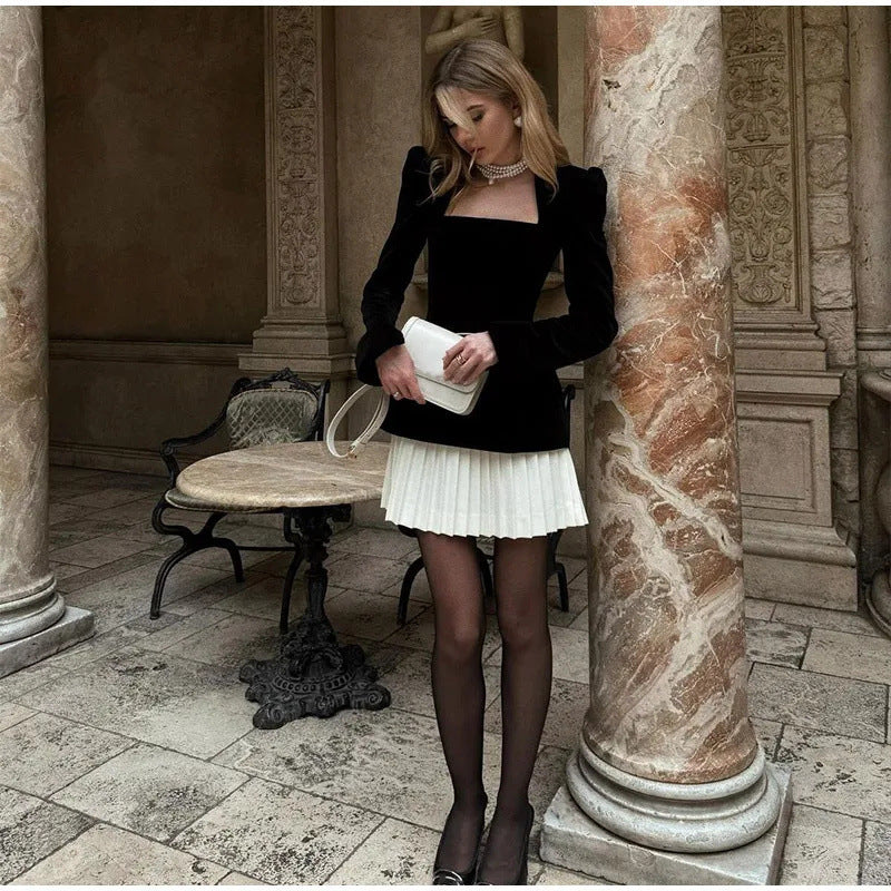 Denise – Long-sleeved, pleated velvet dress with color block