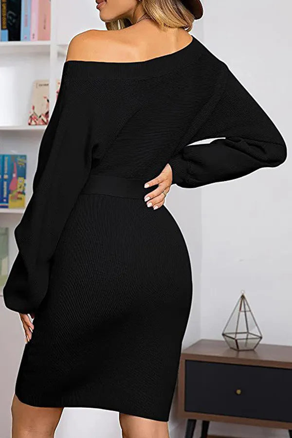 Mary – Elegantes Kleid mit Solidem Schlitz und Schrägem Kragen
