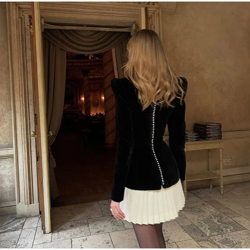 Denise – Long-sleeved, pleated velvet dress with color block