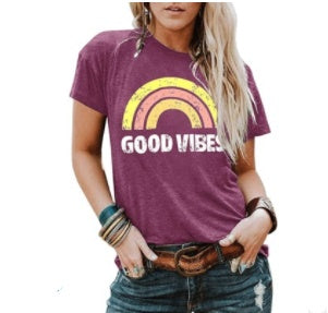 Sarah – Regenbogenmuster Kurzarm-T-Shirt