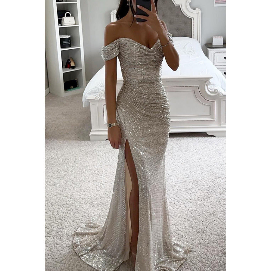 Tara – Funkelndes Off-Shoulder Kleid mit Schlitz