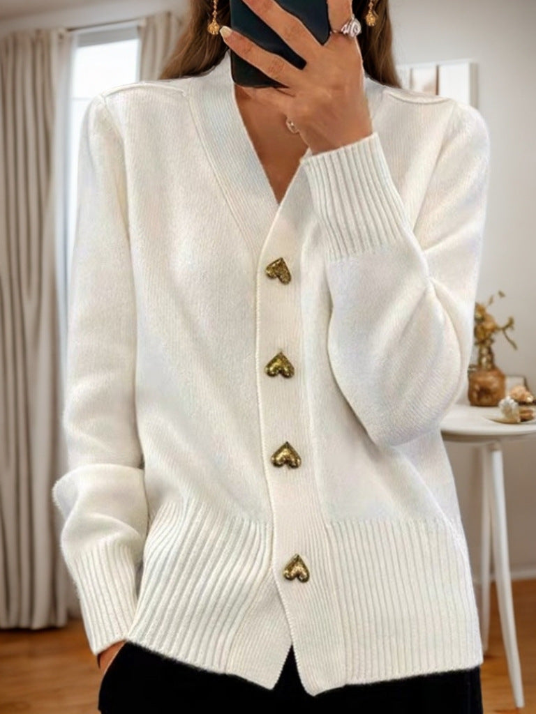 Heather – V-neck knit sweater with button and long sleeves for women