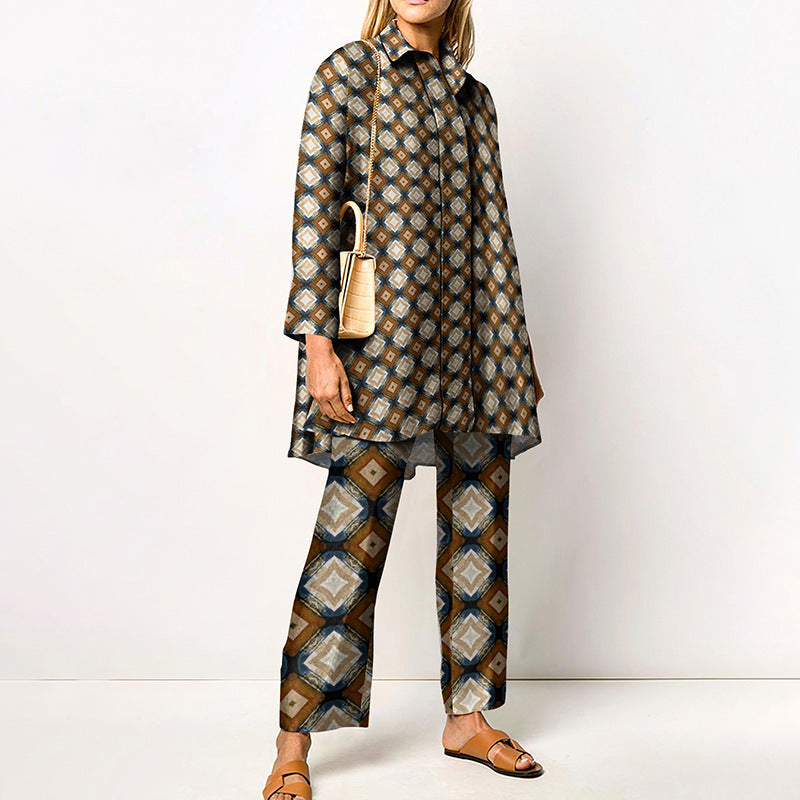 Women's two-piece set with modern geometric pattern – casual outfit for everyday and office