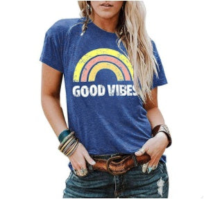 Sarah – Regenbogenmuster Kurzarm-T-Shirt