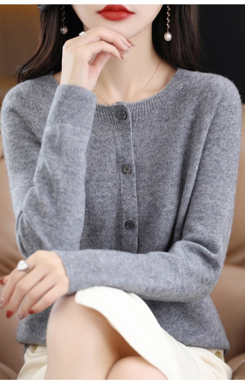 Leanne – Merinowoll-Cardigan mit Rundhalsausschnitt und langen Ärmeln