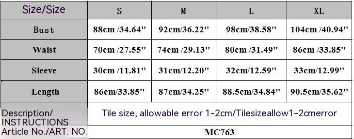 Shannon – Kurzes Kleid mit V-Ausschnitt und Laternenärmeln