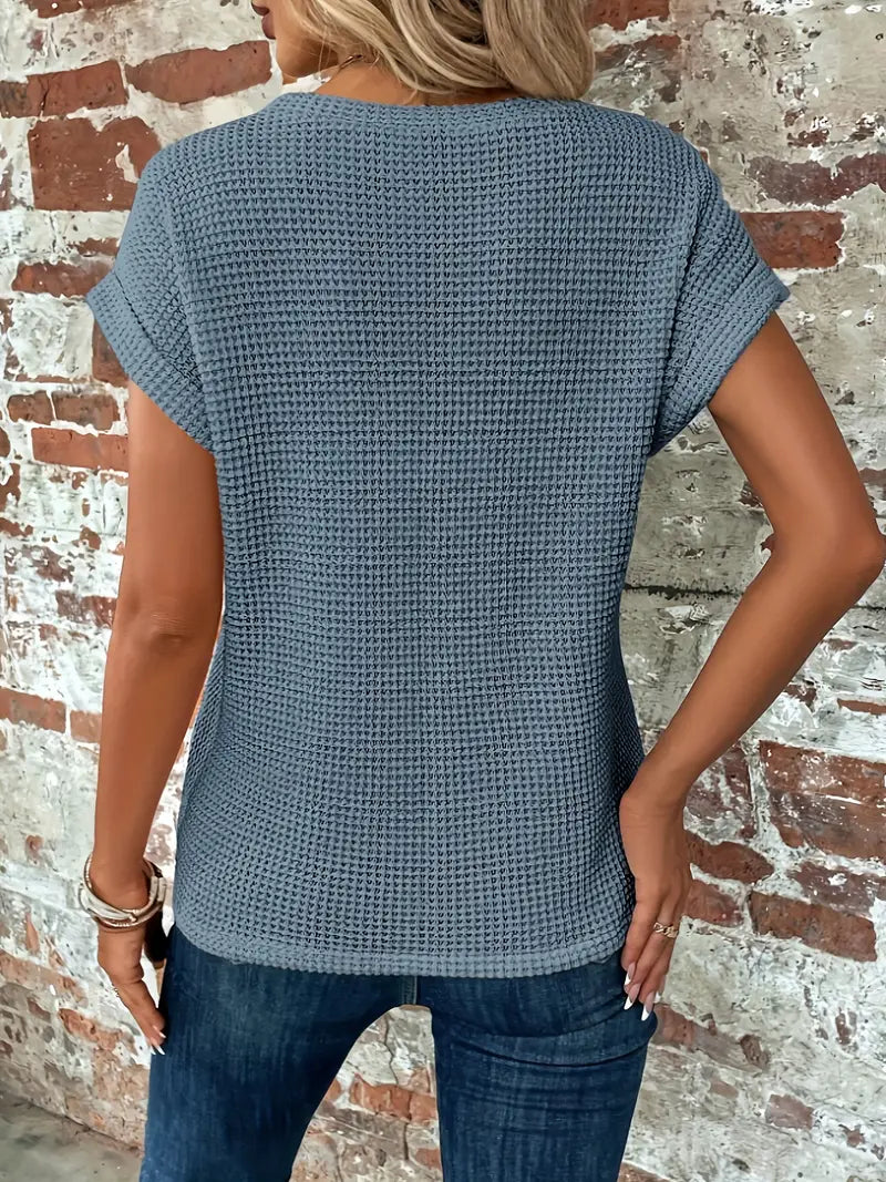 Karen – Schlichte Damen-T-Shirt mit Fledermausärmeln und Wickeloptik