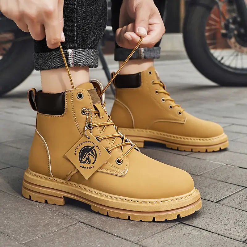Men's outdoor boots in urban style – sturdy casual shoes for work and adventure