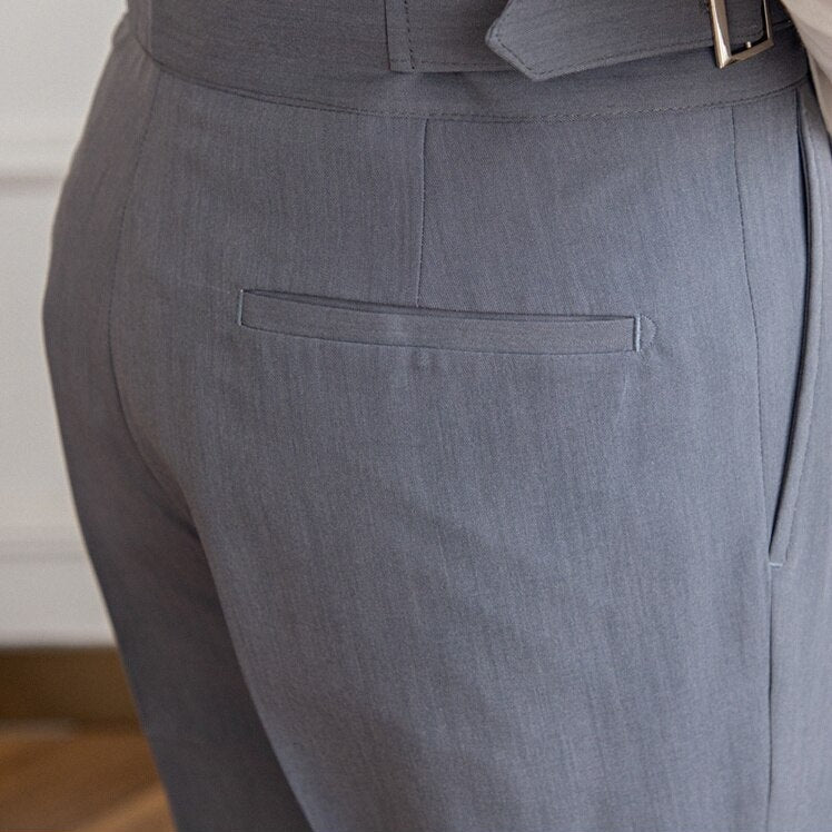 Herren High-Waist Anzughose mit Bundfalte und seitlicher Schnalle – Eleganter Business- und Freizeitstil