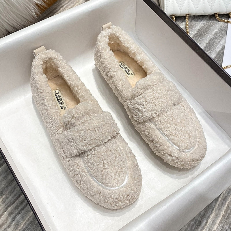 Damen Hausschuhe im Plüsch-Look – Bequeme und stilvolle Slipper für Zuhause