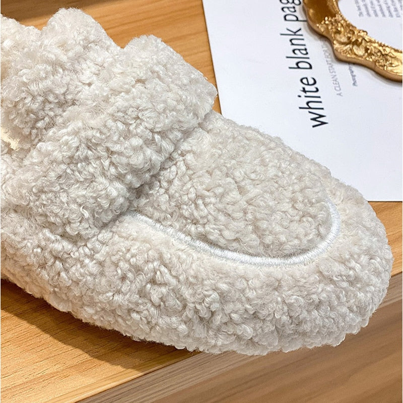 Damen Hausschuhe im Plüsch-Look – Bequeme und stilvolle Slipper für Zuhause
