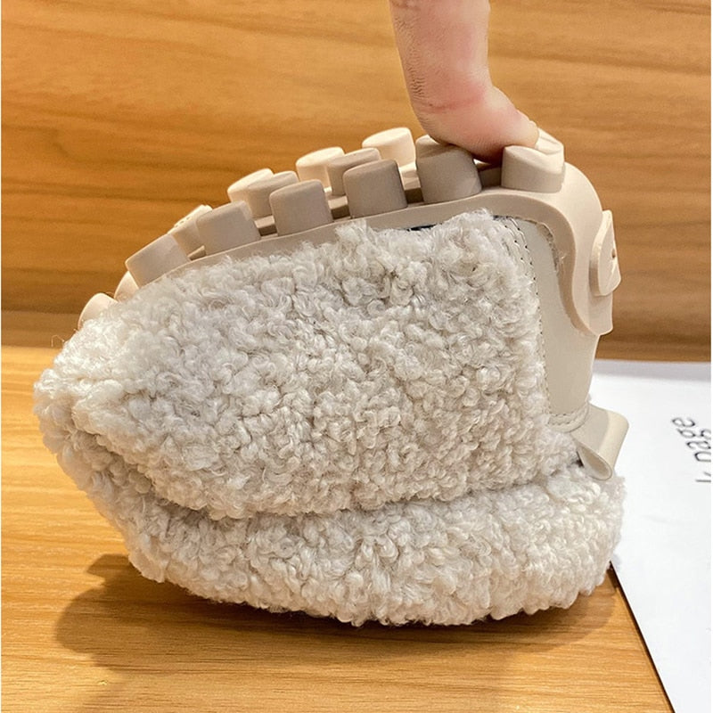Damen Hausschuhe im Plüsch-Look – Bequeme und stilvolle Slipper für Zuhause