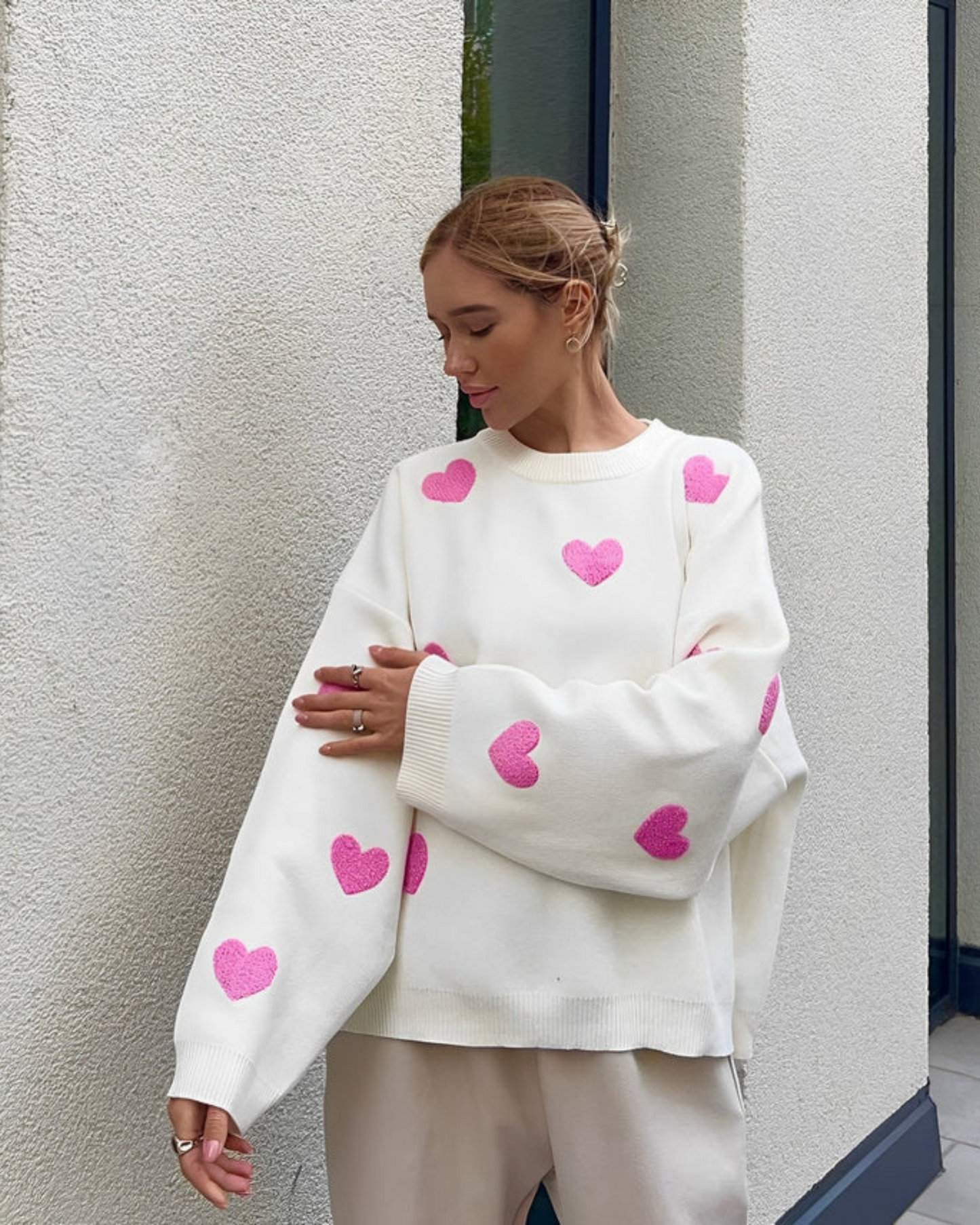 Women's Oversized Sweater with Little Hearts – Cozy Casual Pullover, Fashionable Lounge Look, Ideal for Relaxing