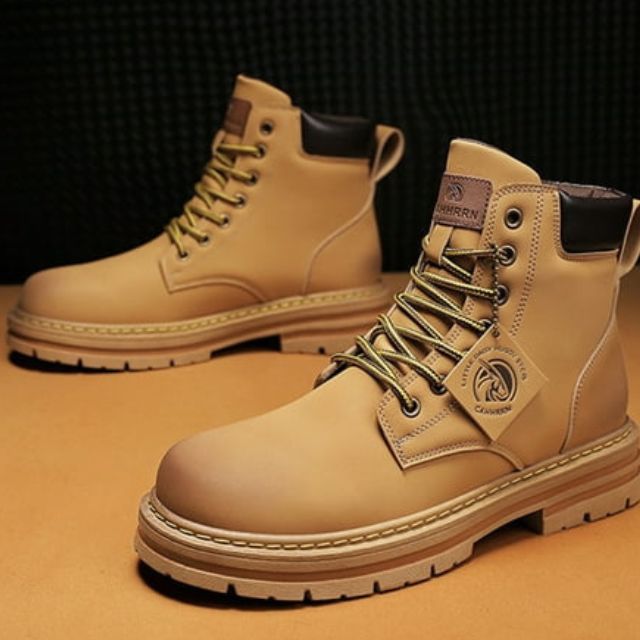 Men's outdoor boots in urban style – sturdy casual shoes for work and adventure