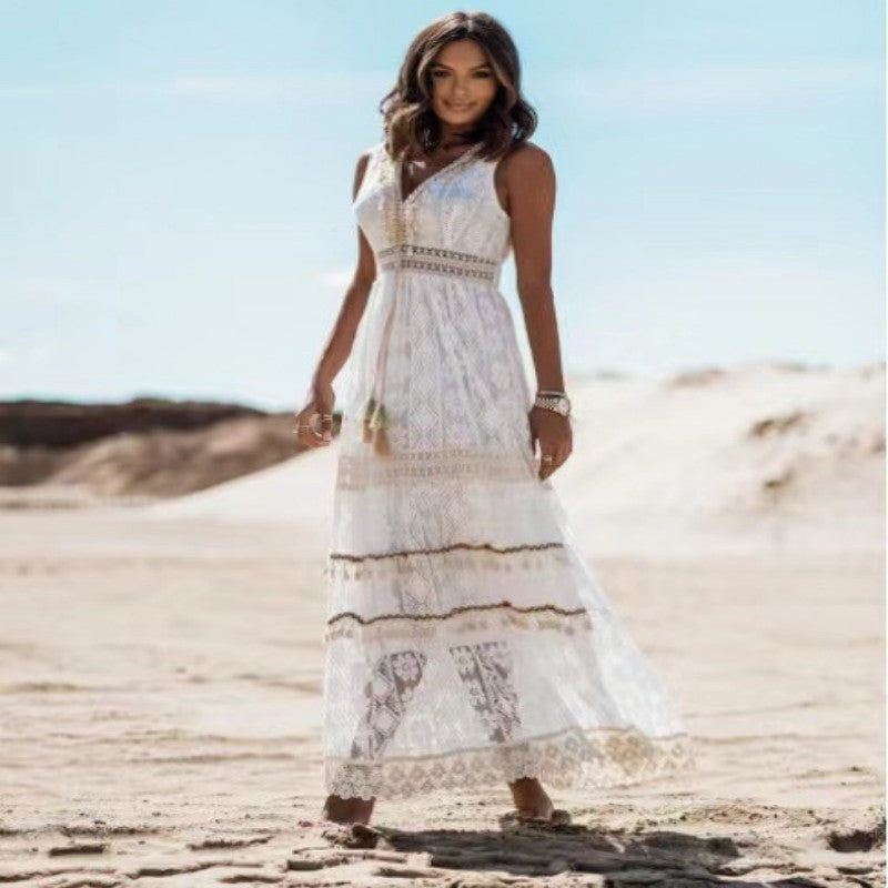 Andrea – Spitzenkleid mit Taillen-Cut-Out