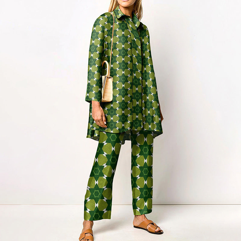 Women's two-piece set with modern geometric pattern – casual outfit for everyday and office