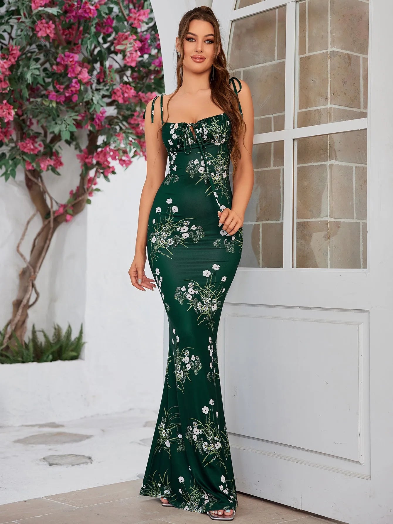 Sue – Damenkleid mit Blumenmuster und Fischschwanzsaum