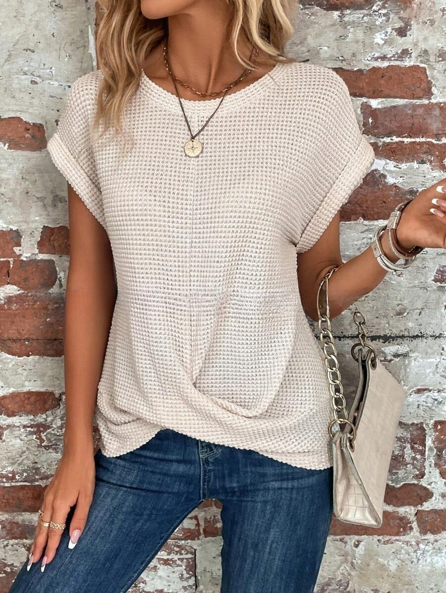 Karen – Schlichte Damen-T-Shirt mit Fledermausärmeln und Wickeloptik