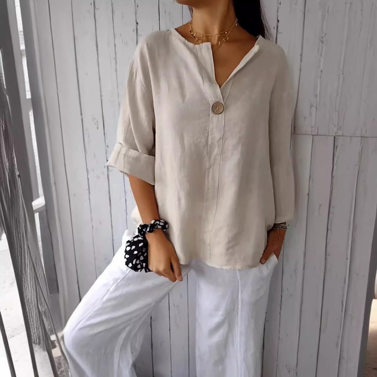 Esme – Lockere Damen T-Shirt mit V-Ausschnitt aus Baumwolle und Leinen