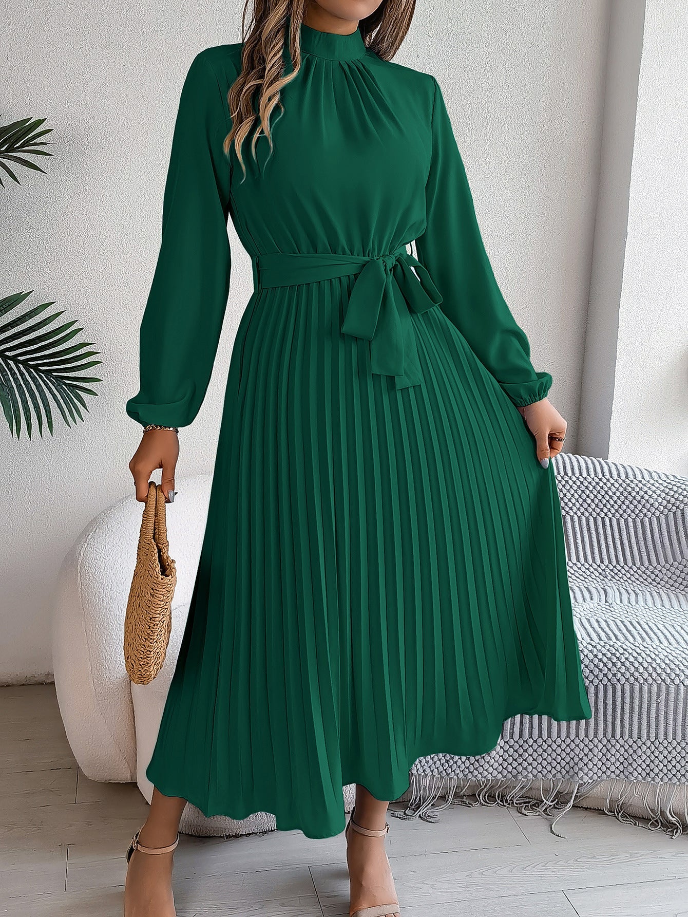 Samantha – Elegant dress with stand-up collar and long sleeves