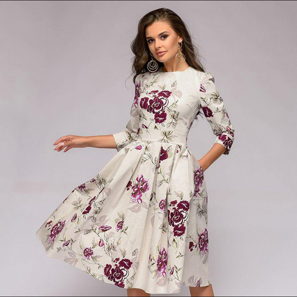 Alice – A-line pleated dress with fashionable print