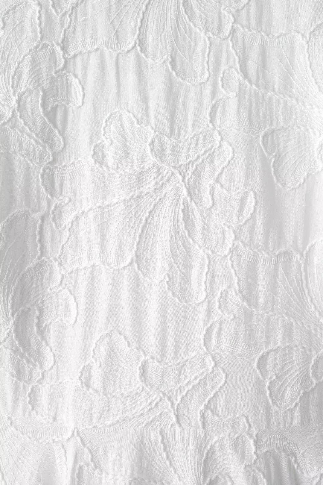 Lydia – Einfaches, flauschiges Kleid mit Stickerei für Damen im Frühling