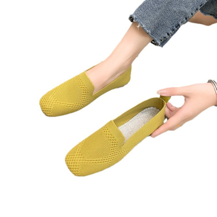 Judith – Flat women's pumps made of vegan leather with square toe box