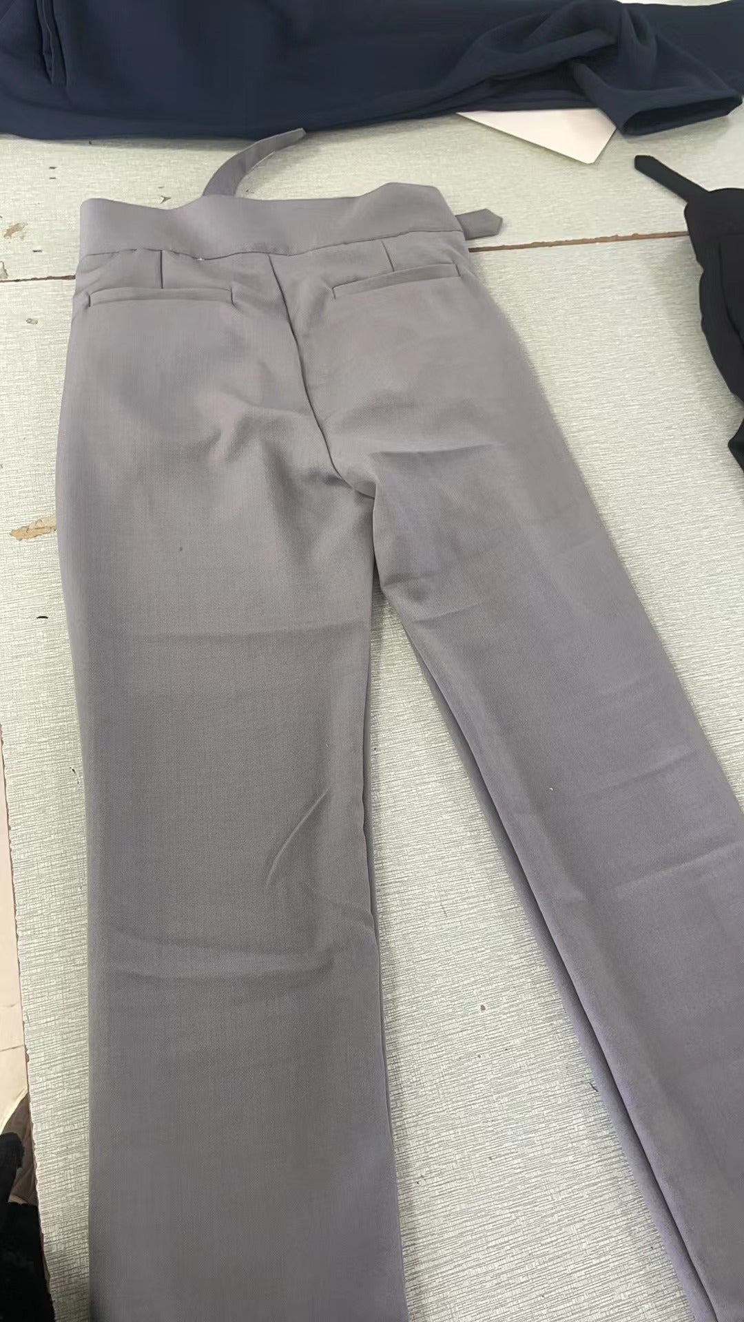 Herren High-Waist Bundfaltenhose – Eleganter Business- und Freizeitstil mit verstellbarem Bund