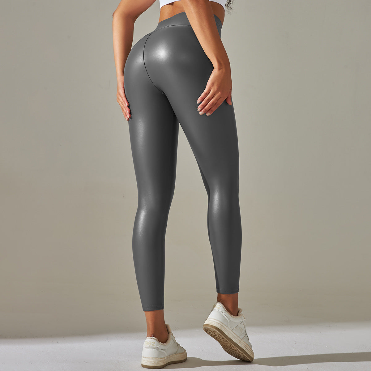 Robyn – Sexy Vegan Leather Skinny Pants in Plus Size with High Waist