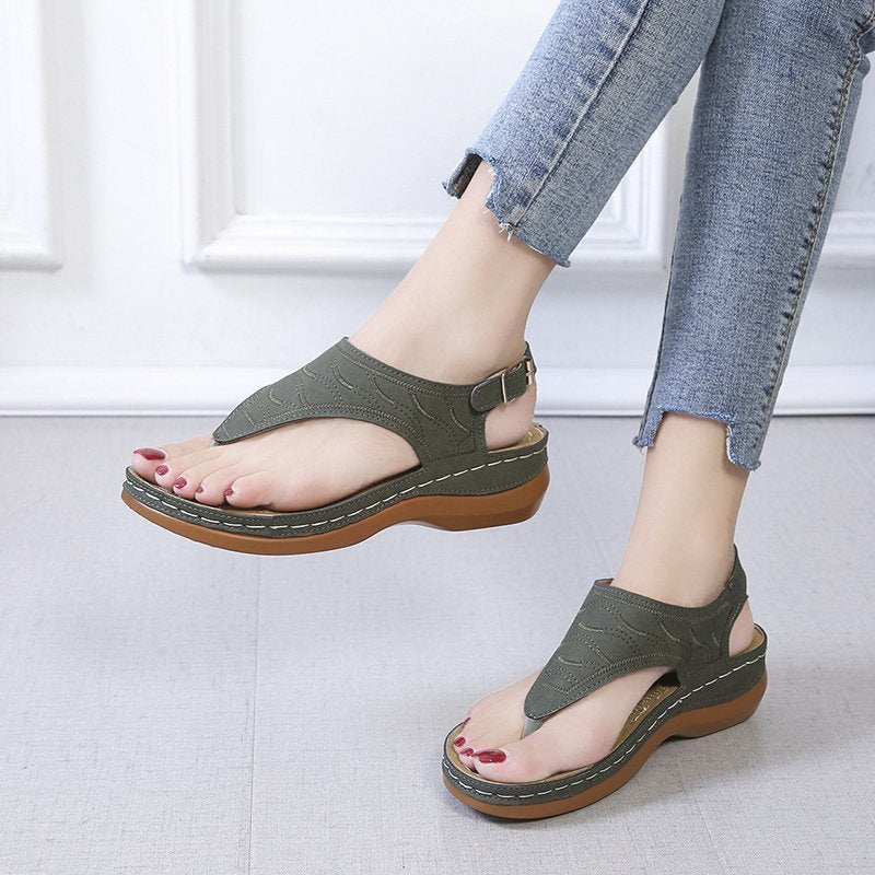 Julia – Keilabsatz Flip Flop Sandalen für Damen