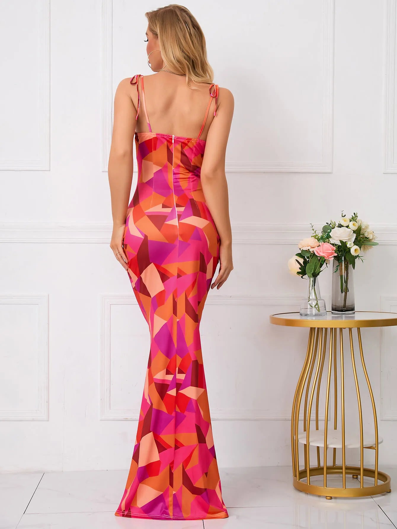 Sue – Damenkleid mit Blumenmuster und Fischschwanzsaum
