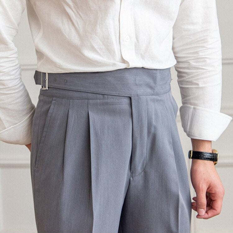 Herren High-Waist Anzughose mit Bundfalte und seitlicher Schnalle – Eleganter Business- und Freizeitstil