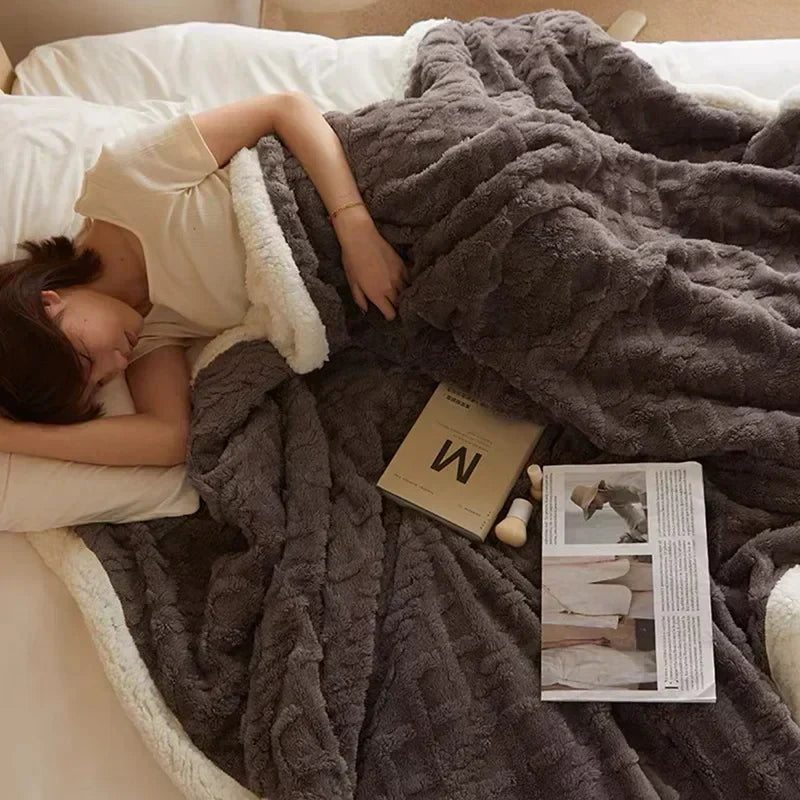 Ultra cozy blanket Sherpa winter blanket for women and men – fluffy sofa blanket for cozy evenings and bedrooms