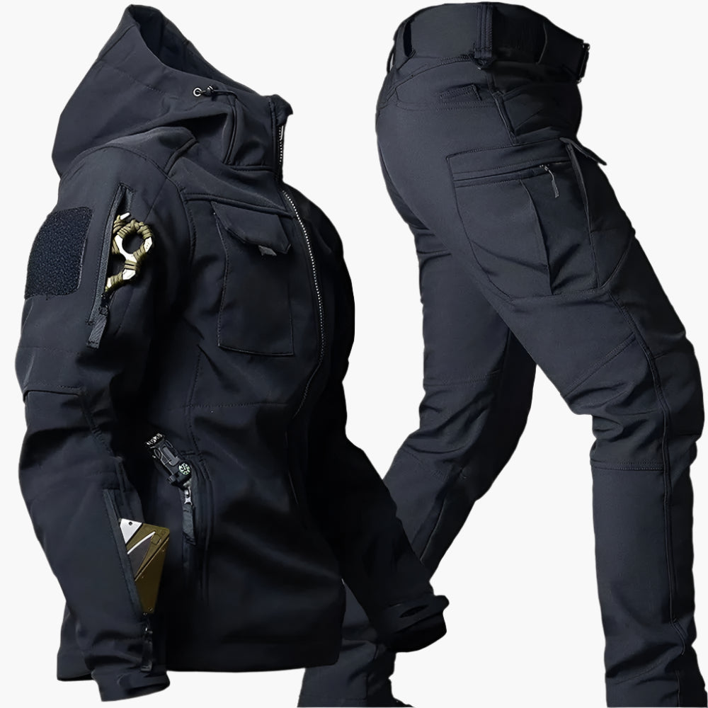 Herren Outdoor Tactical Softshell Anzug – Wind- & Wasserdichte Funktionsjacke mit Hose für Abenteuer, Wandern & Survival