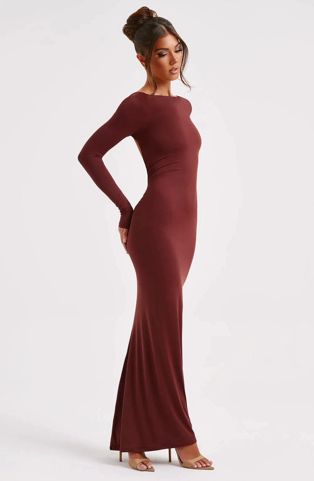 Tara – Maxikleid mit tiefem Ausschnitt