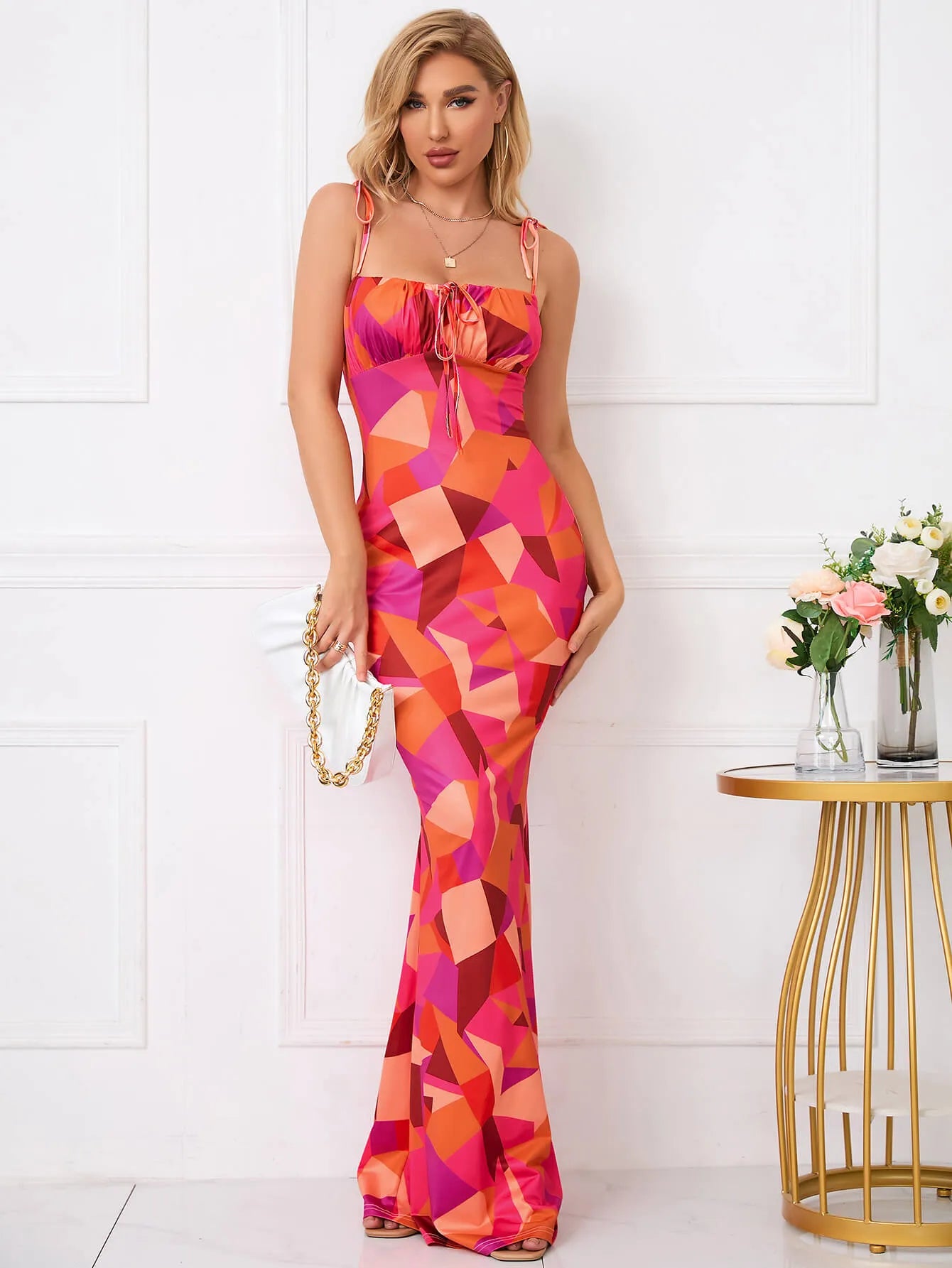 Sue – Damenkleid mit Blumenmuster und Fischschwanzsaum