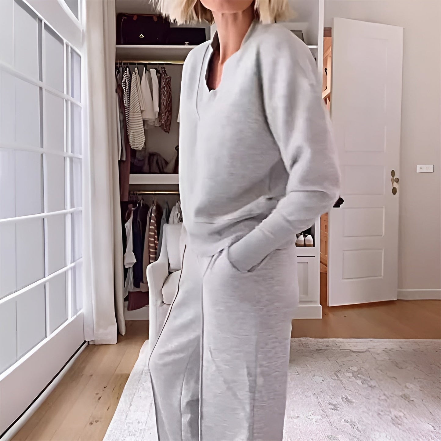 Damen Lounge- und Sportanzug Zweiteiler – Modischer Freizeitlook mit weitem Bein und V-Ausschnitt